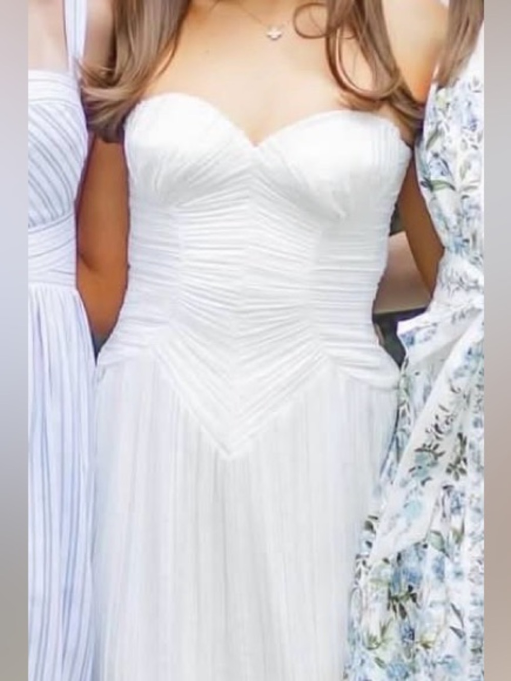 ASHIKA GOWN - Picture 9 of 9